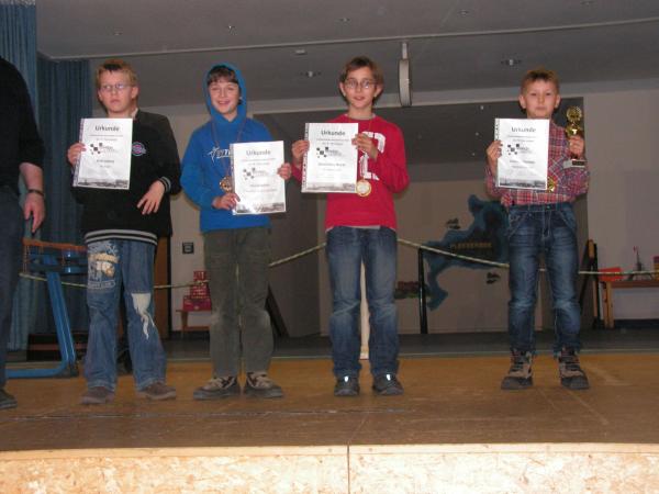 U10 - v.l.n.r.: 5. Nick Ladwig, 3. Daniel Schulz, 2. Maximilian Wurst, 1. Dennis Schamber