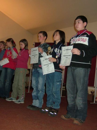 WK II (v.l.n.r.:) 1. Platz M�dchen: Melanie Nowatsch (GS �Gebr�der Grimm� Anklam), 3. Platz: Philipp Burr (Dethloff Schule), 1. Platz: Philip Stift (Einstein-Gymnasium), 2. Platz: German Dvojnikov (Borwinschule Rostock)